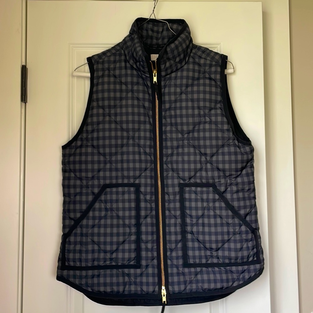 JCREW factory-size small grey/blk check vest.  Double zip. 23 “ shoulder to hem